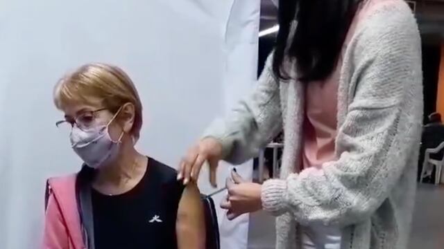 Irma Burgos recibió la vacuna 70 mil en Azul