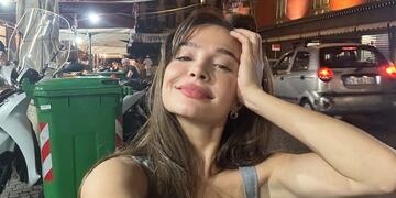 Brenda Asnicar posó de espaldas frente al espejo y reveló sus mejores curvas en Instagram