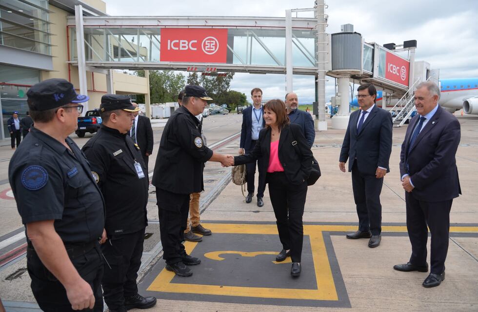 Jaldo y Bullrich encabezaron la inauguración del instituto de formación de gendarmes en Tucumán