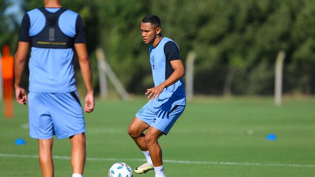 El peruano Bryan Reyna volvió de jugar para su selección y estará en el Belgrano-Independiente (Prensa Belgrano).