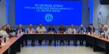 CGT. Encuentro sindical en la sede porteña de la Uocra, participaron Héctor Daer, Pablo Moyano, Carlos Acuña, Andrés Rodríguez, Gerardo Martínez, José Luis Lingeri y Sergio Palazzo. (Prensa CGT)