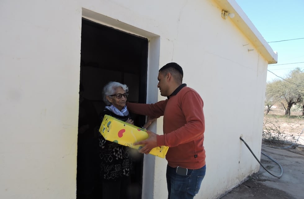 Una vecina de Las Arrias cumplió 101 años y el municipio le dio un regalo que la emocionó hasta las lágrimas