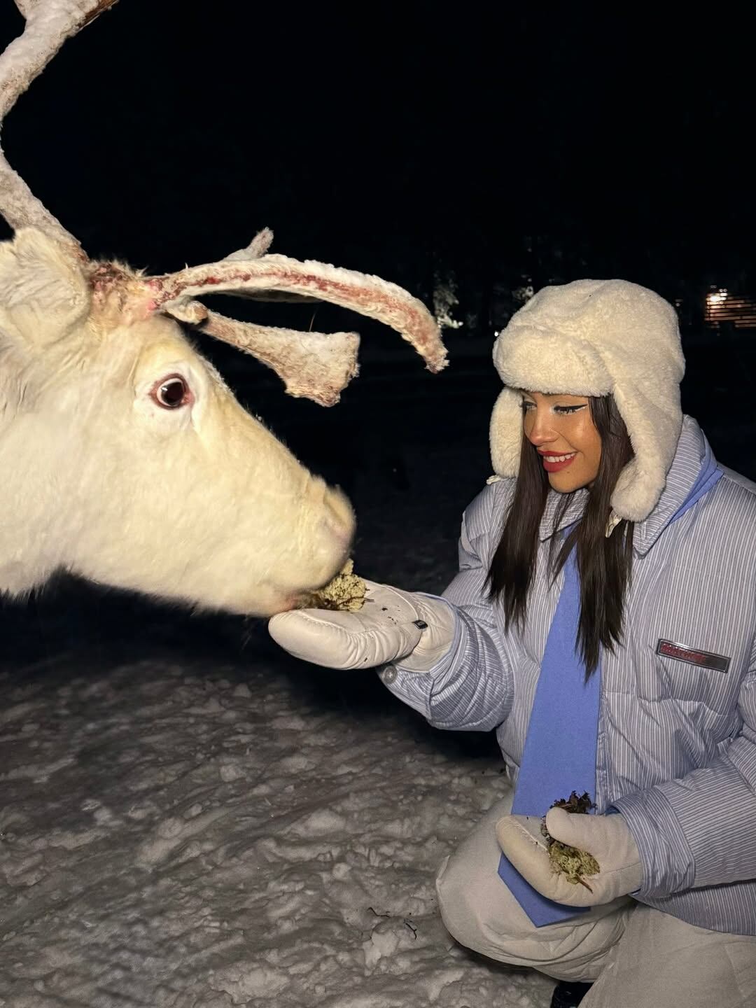 La cantante comparte fotos de sus vacaciones en las redes.
