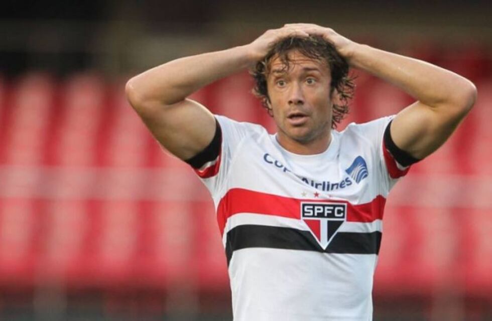 En medio de un festejo paulista, le robaron el celular al exjugador uruguayo Diego Lugano: todo quedó grabado