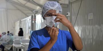 Comenzó la vacunación contra el coronavirus SARS-CoV-2 a docentes en Jujuy.