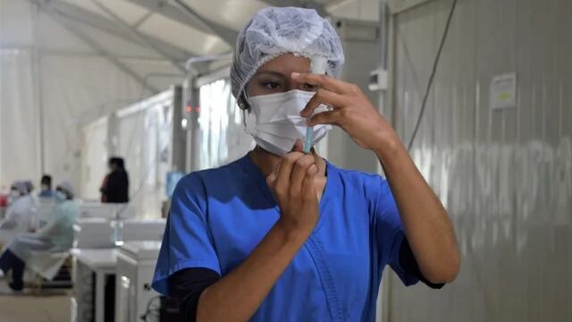 Comenzó la vacunación contra el coronavirus SARS-CoV-2 a docentes en Jujuy.