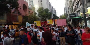 Familiares de Agustín Ávila se movilizaron por el centro de Córdoba.