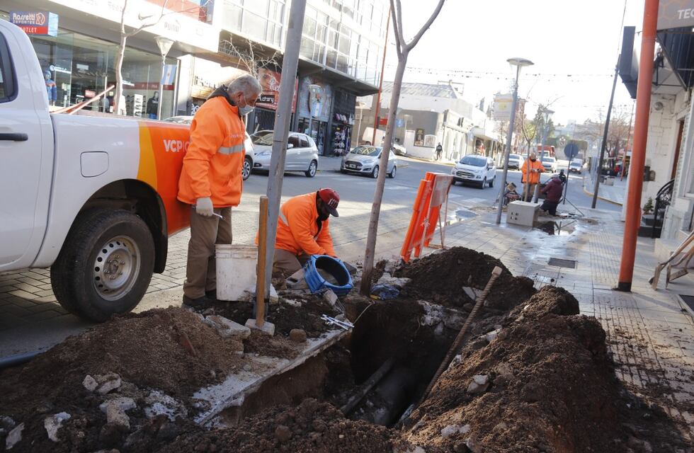 Carlos Paz: se culminó la reparación de un caño de agua en el Centro Oeste