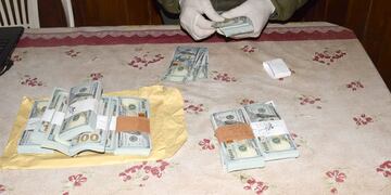 De Puerto Iguazú a Buenos Aires con dólares sin declarar. Gendarmería Nacional