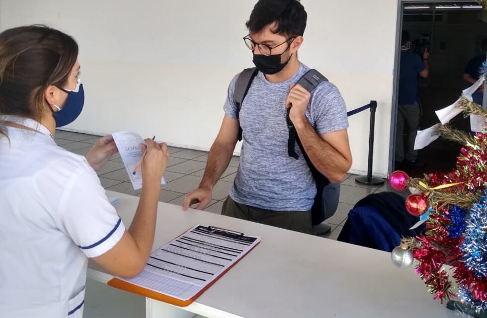 Variante Ómicron: refuerzan los controles fronterizos para evitar su ingreso