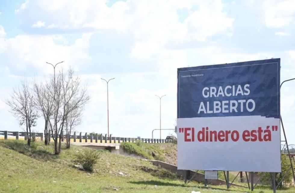 Así amaneció San Luis con carteles que desmienten a Poggi: “Gracias, Alberto, el dinero está”