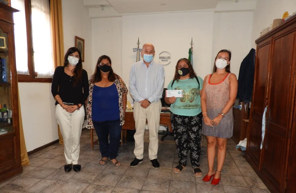 Cinco emprendedores rosaleños recibieron ayuda económica