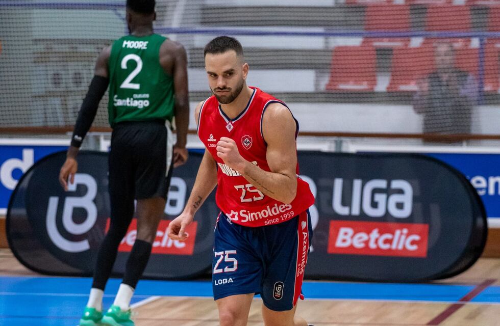 Pablo Bertone cerró una muy buena temporada en la Liga Portuguesa de Básquet