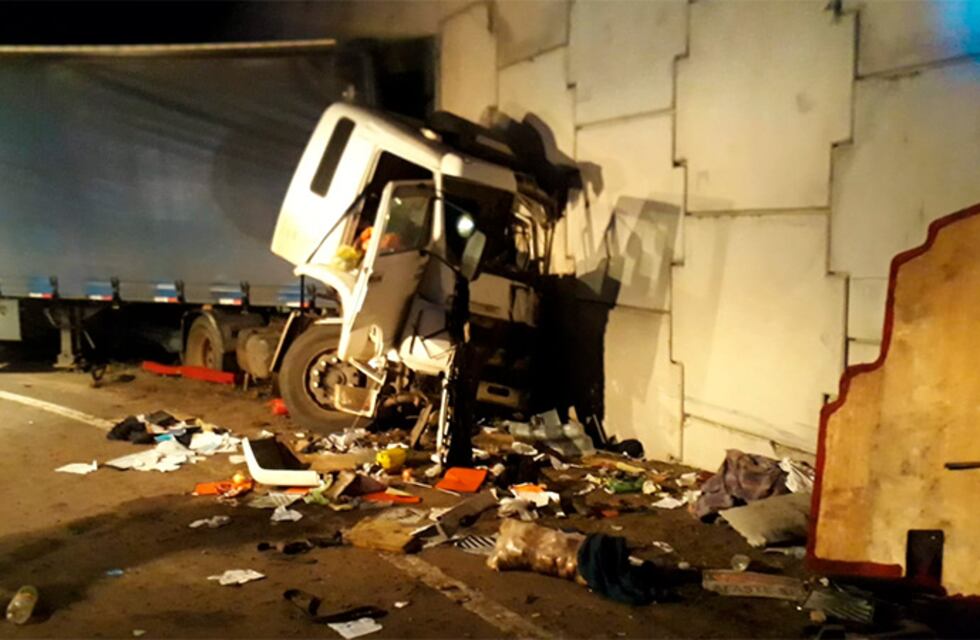 Camionero falleció tras impactar de frente contra un paredón