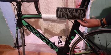 Un deportista denunció que le robaron la bicicleta pero gracias a testigos pudo recuperarla.