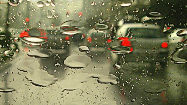 Se recomienda encerar el auto con frecuencia y siempre secar los restos de agua de lluvia que queden en tu auto luego de las tormentas. (Foto Mundo Maipú)
