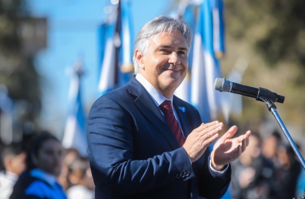 Martín Llaryora celebró el Día de la Bandera: “Nos llena de orgullo y nos representa en el mundo”