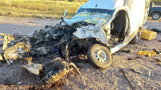 Choque entre una camioneta y un camión en la ruta 7 (Gentileza / Twitter @matipascualetti)
