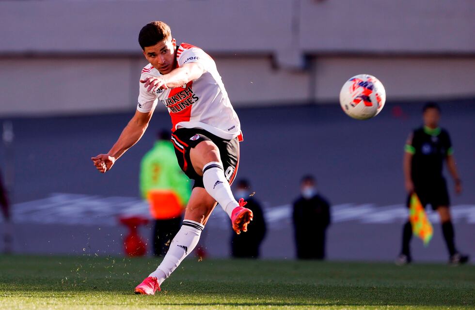 River: los goles de Julián Álvarez para abrir el Superclásico ante Boca