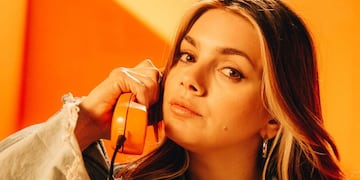 Bandana roja y top al cuerpo: Natalie Perez apostó por un look retro y causó sensación / Foto: Youtube (Natalie Pérez)