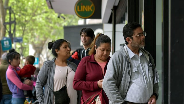 Cambian los horarios de atención en los bancos
