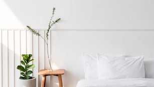 La razón por la que no debés dormir nunca en una habitación blanca, según el Feng Shui.