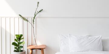 La razón por la que no debés dormir nunca en una habitación blanca, según el Feng Shui.