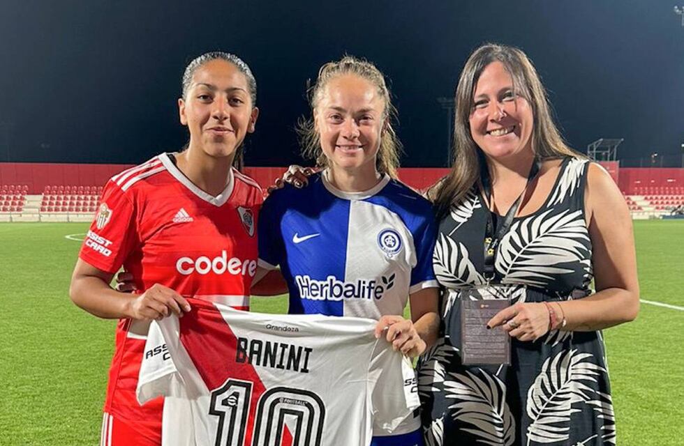 ¿Será una señal?: Estefanía Banini fue homenajeada por River en el The Women’s Cup en Madrid