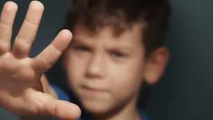 La línea 102 brinda atención gratuita y confidencial ante situaciones de maltrato o vulneración de derechos.