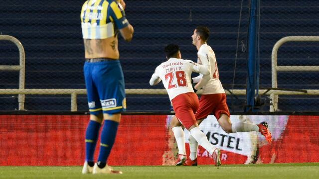 Rosario Central cae en el Gigante de Arroyito ante Bragantino (MARCELO MANERA / AFP)
