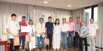 La Legislatura reafirmó su apoyo a representantes del mountain bike y enduro que competirán en certámenes internacionales.