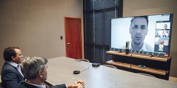 Viotti con funcionarios de Transporte de la Nación, en una videoconferencia