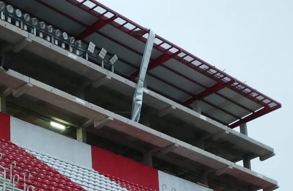 Unión y Lanús no jugaron por el viento y la suspensión derivó en disturbios