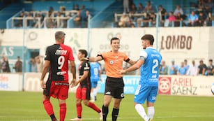 Gonzalo Mafini, capitán de Estudiantes de Río Cuarto, en otro triunfazo del León (archivo).