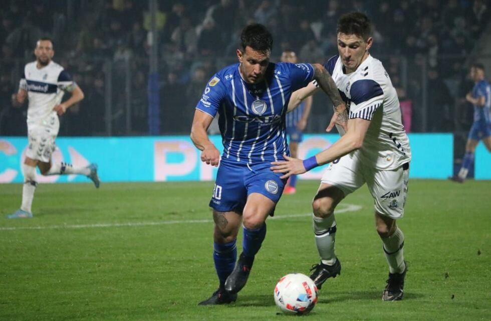 Gimnasia LP derrotó 2-0 a Godoy Cruz, es único escolta y mete presión en la Liga Profesional de Fútbol