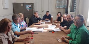 La oposición en desacuerdo con el aumento del 85% en las tasas municipales