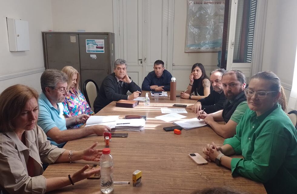 La oposición en desacuerdo con el aumento del 85% en las tasas municipales