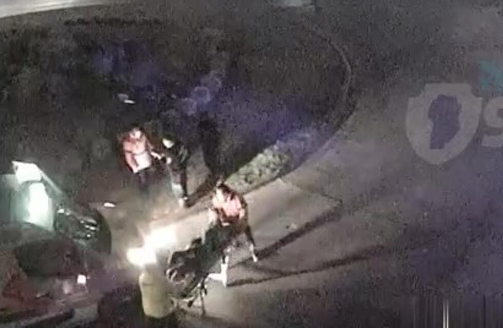 Video: tremendo choque de una motocicleta en una rotonda de la zona sur de Córdoba