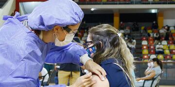 En total se prevé que unos 11.500 adolescentes de 17 años se inscriban para recibir la primera dosis.