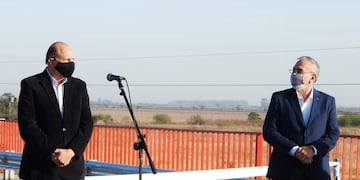 Alcides Calvo acompañó a Omar Perotti en la inauguración de un tramo de pavimentación de la ruta 63.