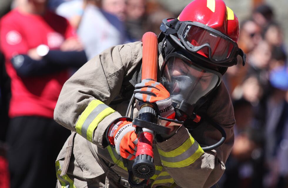 Julia quiere ser bombera pero no la aceptan en el cuartel por ser mujer