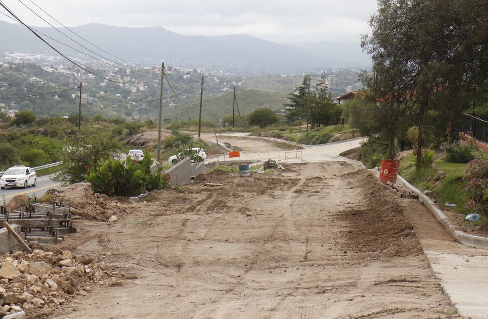 Carlos Paz: Avanza la colectora en Villa del Lago