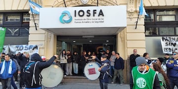 ATE presentó un amparo colectivo ante incumplimientos de IOSFA