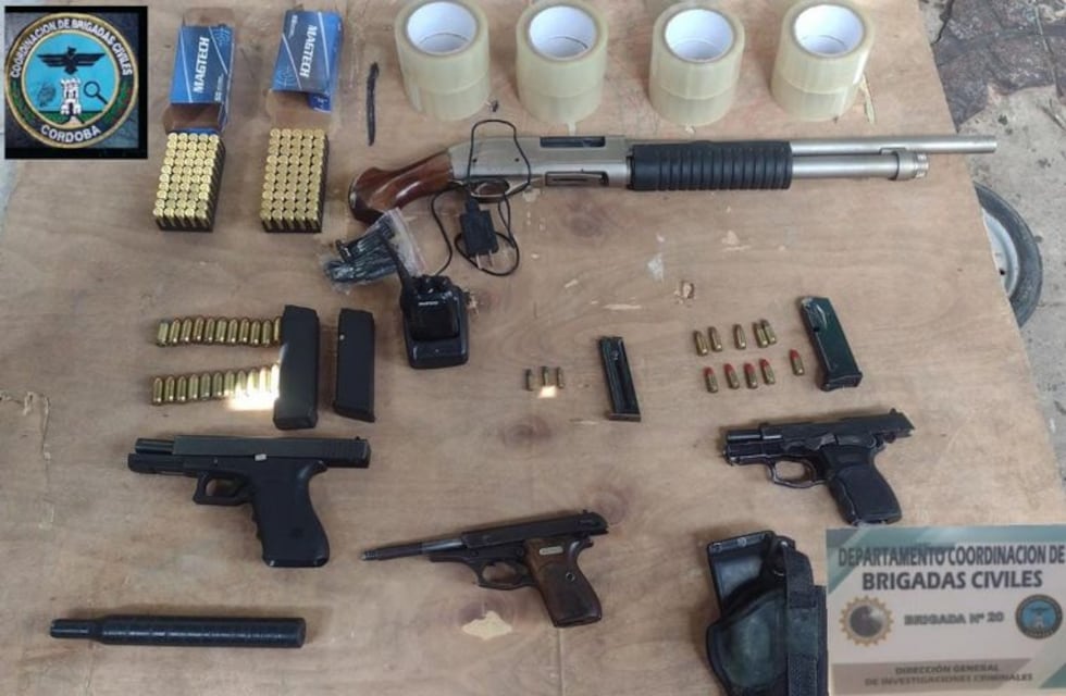 Córdoba: un joven de 28 años fue detenido con tres pistolas y una escopeta en La Calera