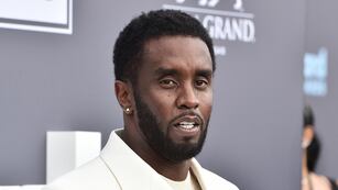 ARCHIVO - El magnate de la música y empresario Sean "Diddy" Combs llega a los Premios Billboard el 15 de mayo de 2022, en Las Vegas. (Foto Jordan Strauss/Invision/AP, archivo)