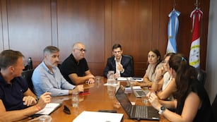 Reunión entre el Centro Comercial y el Municipio para renovar las veredas de Bv. Santa Fe