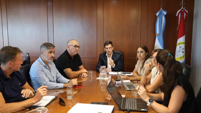 Reunión entre el Centro Comercial y el Municipio para renovar las veredas de Bv. Santa Fe