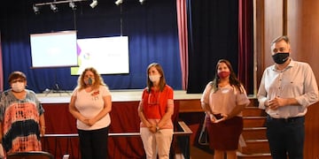 La secretaria de los Derechos de la Niñez, Adolescencia y Familia de la Provincia, Patricia Chialvo, participó de un encuentro departamental en el Cine Belgrano.