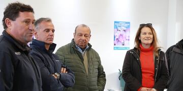 Werner Nickel y su equipo recorrieron el basurero junto al intendente Sánchez