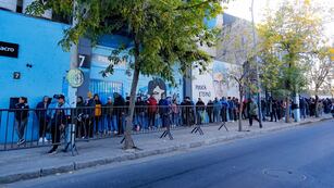 Los hinchas de Belgrano, por sus entradas para el duelo con Delfín por Copa Sudamericana (Belgrano).